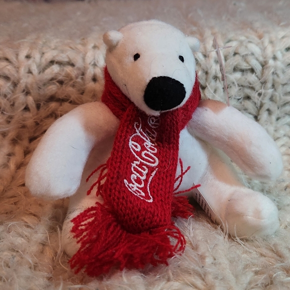 Coca-Cola official 2022 polar bear - Picture 2 of 5